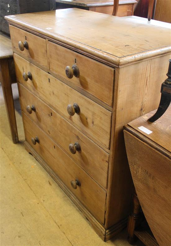 Pine chest of drawers